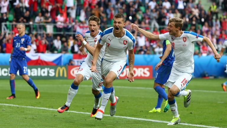 EURΟ 2016: This is Football! (video)