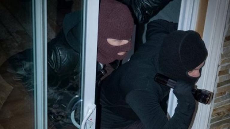 Σπείρα διαρρηκτών εισέβαλε στα σπίτια ηλικιωμένων στα Βόρεια Προάστια
