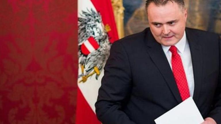 “Πλαφόν” στους πρόσφυγες που δέχονται τα κράτη της ΕΕ θέλει ο Αυστριακός υπουργός Άμυνας
