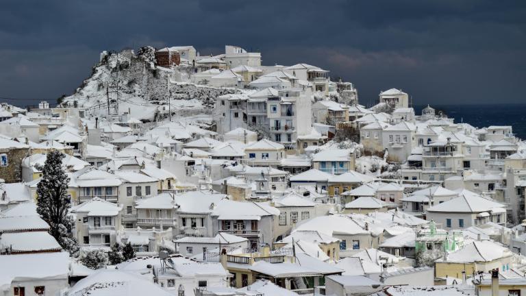 Μαγευτικές εικόνες από όλη την χιονισμένη Ελλάδα!