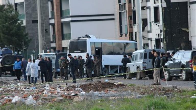 Επτά νεκροί και 27 τραυματίες από βόμβα στο Ντιγιάρμπακιρ 