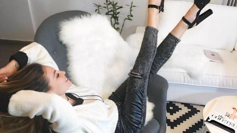 Πώς ξυπνάει η Αθηνά Οικονομάκου; Αψεγάδιαστη και σέξι!