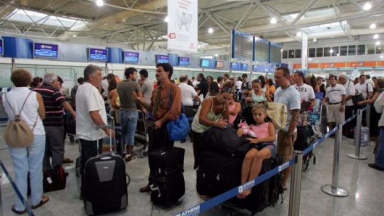 Σε "απογείωση" η επιβατική κίνηση στα ελληνικά αεροδρόμια 