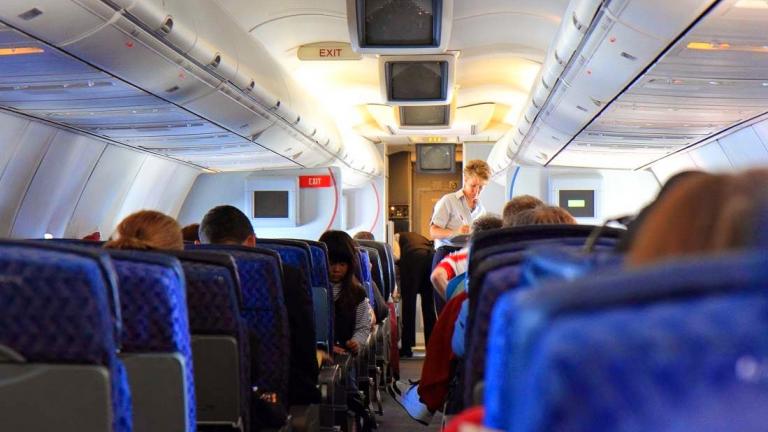 Διακοπές με... αεροπλάνο; Οκτώ συμβουλές για τα δικαιώματα των επιβατών