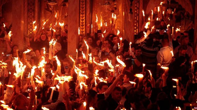 Στα Ιεροσόλυμα η ελληνική αντιπροσωπεία για την τελετή αφής του Αγίου Φωτός