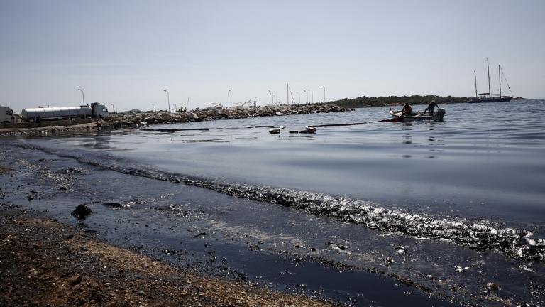 Στα «μαύρα« οι ακτές της αττικής - Δέκα χρόνια για να καθαρίσουν τα ύδατα που τώρα είναι επικίνδυνα για τον άνθρωπο