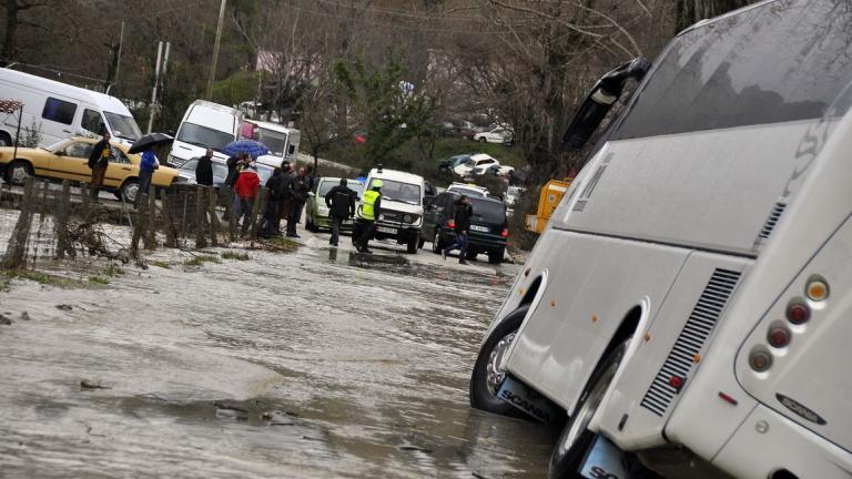 Αλβανία: Τρεις άνθρωποι έχασαν τη ζωή τους από τη σφοδρή κακοκαιρία που πλήττει τη χώρα