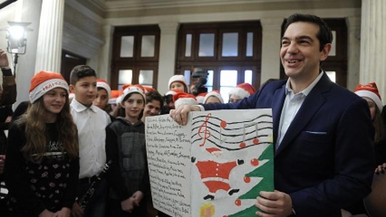 Το Μουσικό Σχολείο Αθηνών έψαλλε τα κάλαντα στον πρωθυπουργό 
