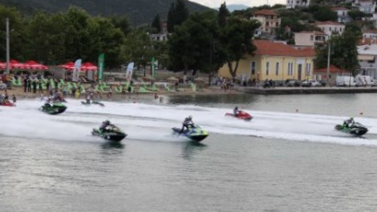 Τραυματίστηκαν δύο χειριστές jetski κατά τη διάρκεια αγώνων στον Αλμυρό Βόλου