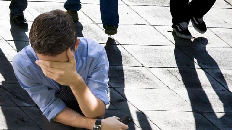 Συνεχίζει να μειώνεται η ανεργία στην Ελλάδα