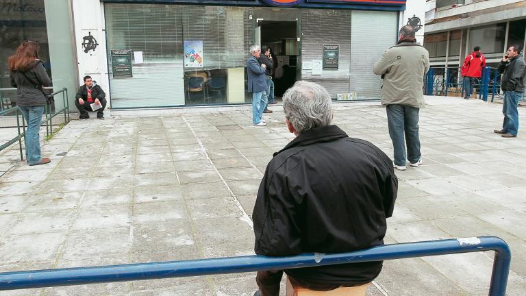 Οικονομικό αδιέξοδο για την "γενιά των γκριζομάλληδων"- Σχεδόν μισό εκατομμύριο πολίτες άνω των 45 ετών "φλερτάρουν" με την ανεργία και προσπαθούν να απασχολούνται μερικώς