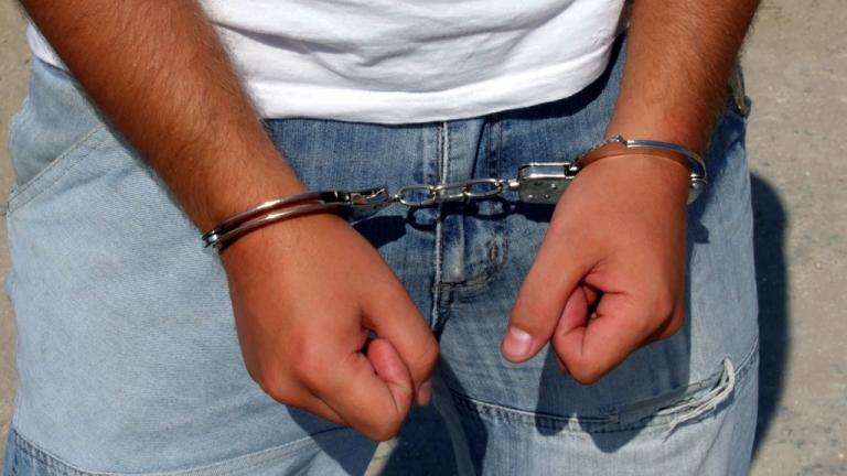 Συνελήφθη 17χρονος που λήστευε ανήλικους στο Σύνταγμα
