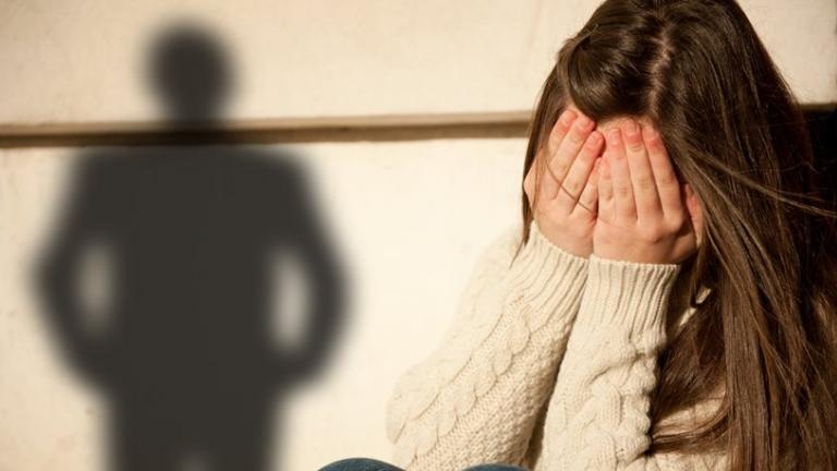 Σεσημασμένος για βιασμούς, βίασε μία 17χρονη και αποπειράθηκε να αποπλανήσει μία 12χρονη! 