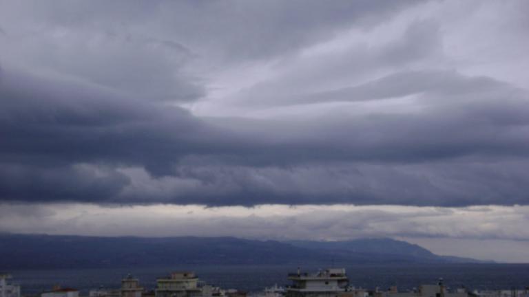 Αραιές νεφώσεις και ασθενείς τοπικές βροχές