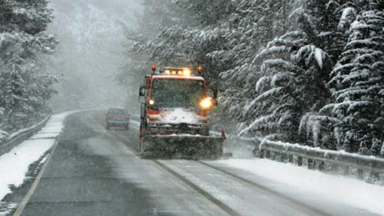 Προβλήματα στην κυκλοφορία των οχημάτων σε Αρκαδία, Κορινθία και Μεσσηνία λόγω χιονοπτώσεων