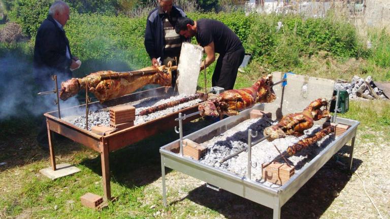 Γιατί σουβλίζουμε αρνί το Πάσχα 