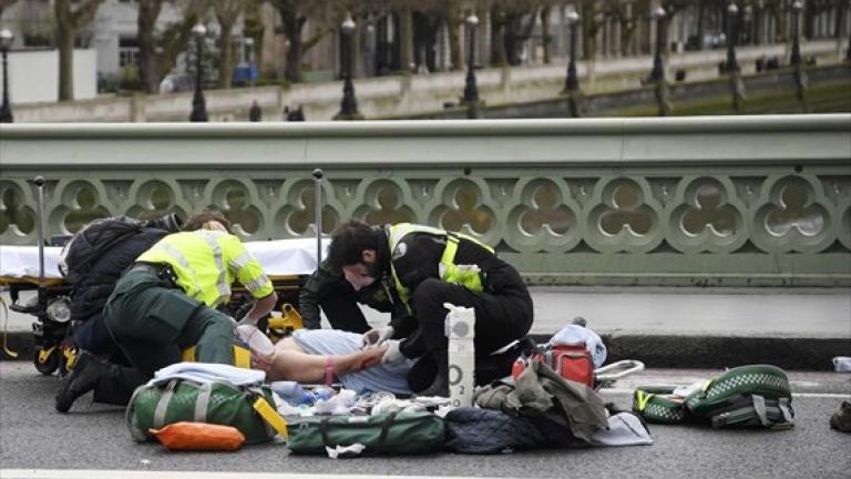 Λονδίνο: 4 νεκροί και 20 τραυματίες θύματα της αιματηρής επίθεσης