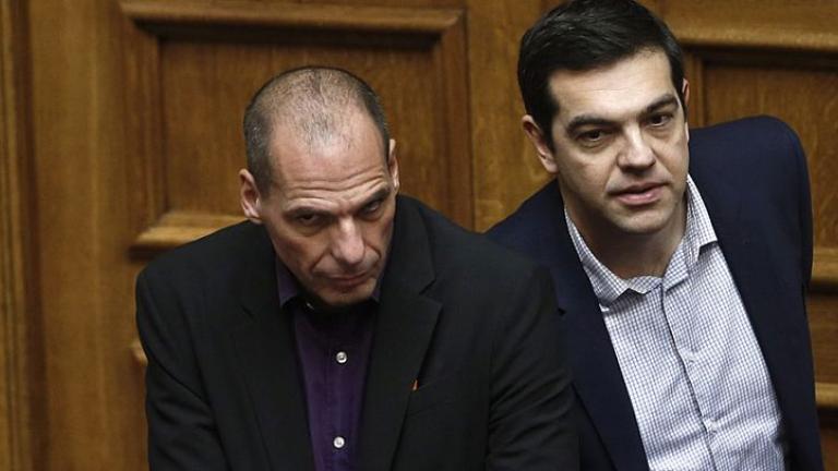 Οι «βόμβες» Βαρουφάκη εκθεμελιώνουν το Μαξίμου με τα 7 sms για Grexit και Σόιμπλε-Οργή από την αντιπολίτευση