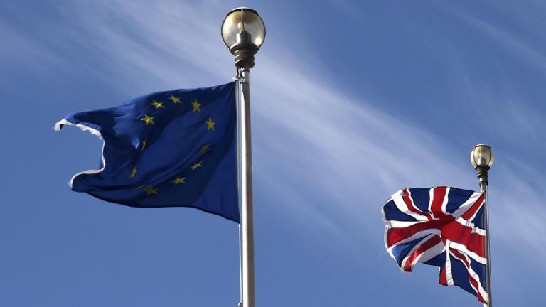 Βρετανία: Στροφή υπέρ της παραμονής στην ΕΕ μετά τη δολοφονία της Τζο Κοξ