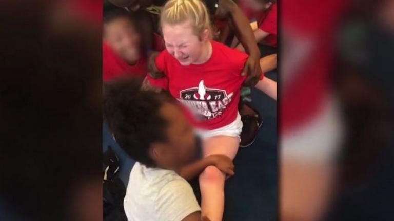 Ανάγκασαν 13χρονη μαθήτρια σε επίπονα βασανιστήρια για να γίνει cheerleader (ΒΙΝΤΕΟ)