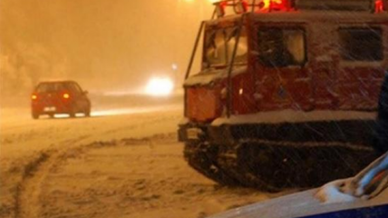 Έως και 150 απεγκλωβισμοί λόγων χιονιά από κλιμάκια της Πυροσβεστικής στις περιοχές που επλήγησαν