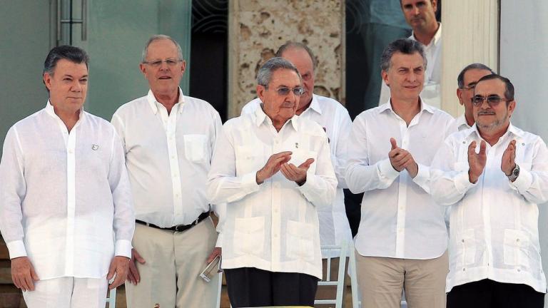 Κολομβία: Υπεγράφη η συμφωνία ειρήνης ανάμεσα στην κυβέρνηση και την οργάνωση FARC