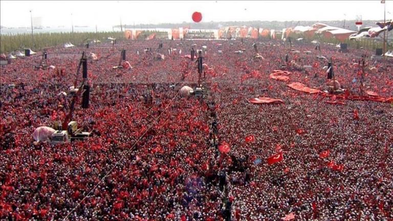 Μεγαλειώδης συγκέντρωση στην Κωνσταντινούπολη - "Ερντογάν είσαι δώρο Θεού" (ΦΩΤΟ&BINTEO)