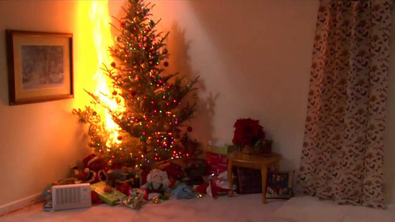 Χριστούγεννα 2016: Τι πρέπει να προσέξετε για την αποφυγή πυρκαγιάς από φωτάκια