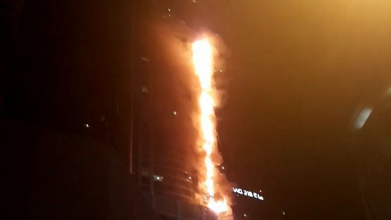 Στις φλόγες ουρανοξύστης με διαμερίσματα στο Ντουμπάι για δεύτερη φορά (ΒΙΝΤΕΟ)