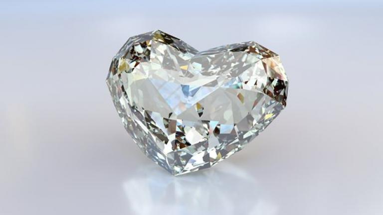 Αστρονομικό ποσό για ένα διαμάντι σε σχήμα καρδιάς