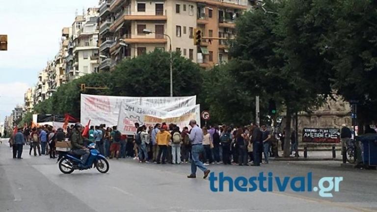 Παρέμβαση στο περίπτερο 16 της 82ης Διεθνούς Έκθεσης Θεσσαλονίκης πραγματοποίησε το απόγευμα ομάδα αντιεξουσιαστών
