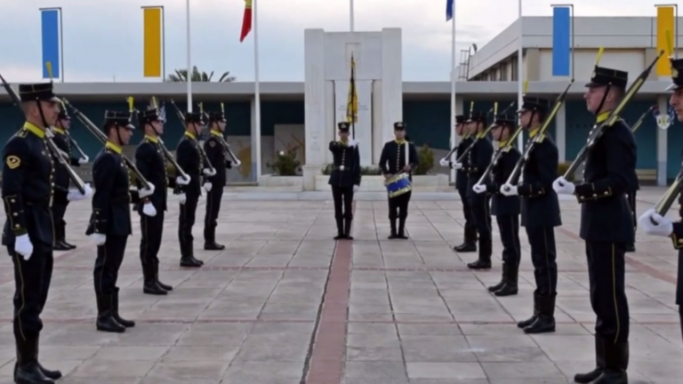 Παρακολουθήστε την Διμοιρία επιδείξεων της Σχολής κατα την καθιερωμένη εκπαίδευση/προετοιμασία της