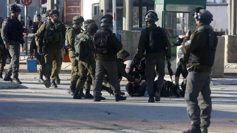 Ο ισραηλινός στρατός πραγματοποίησε επιδρομή σε καταυλισμό και στη συνέχεια σημειώθηκαν συγκρούσεις με νεαρούς Παλαιστίνιους