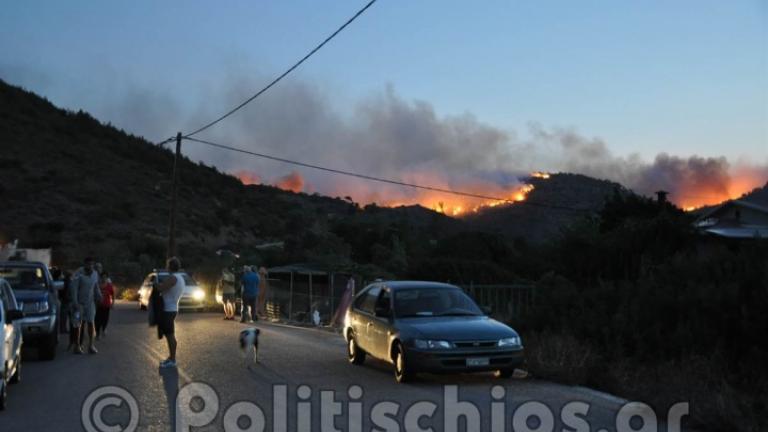 Σε ύφεση η μεγάλη πυρκαγιά στη Χίο (ΒΙΝΤΕΟ)