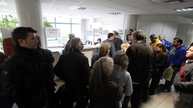 Εξάμηνο με πληρωμές 28 δισ. ευρώ από άμεση και έμμεση φορολογία