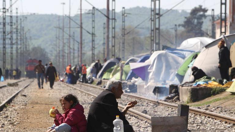 Επανακατέλαβαν τη σιδηροδρομική γραμμή στην Ειδομένη