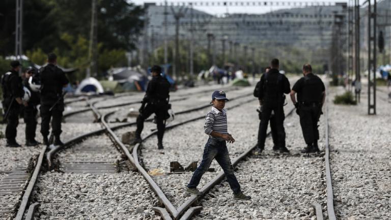 Τα πρώτα προβλήματα στην προσπάθεια εκκένωσης της Ειδομένης