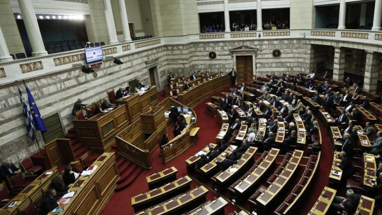 Επικοινωνιακό μπαράζ κυβερνητικών στελεχών για επίτευξη συναίνεσης στον εκλογικό νόμο