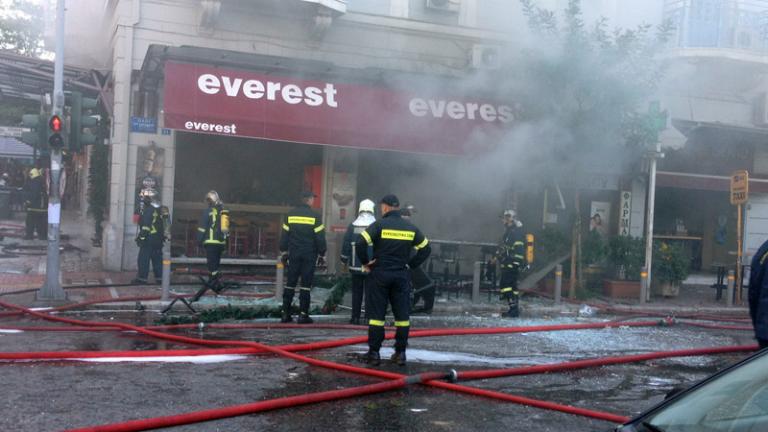 Έκρηξη σε κατάστημα στην Πλατεία Βικτωρίας - Φόβοι για θύματα! Video, φωτό