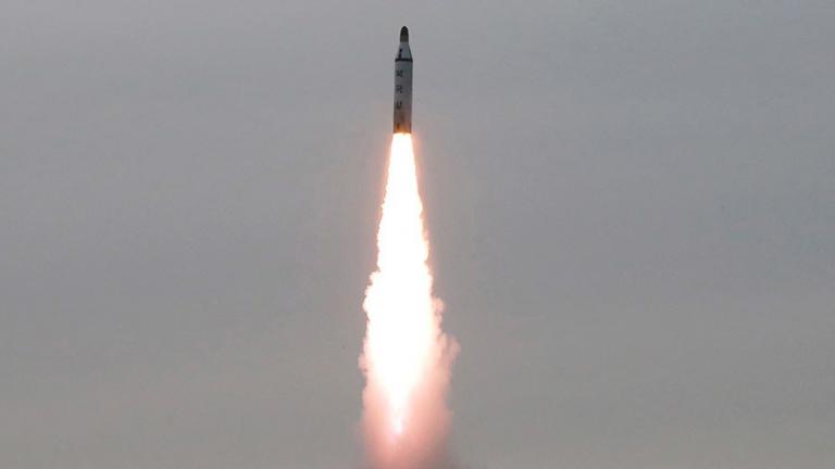 Εκτόξευση πυραύλων από τη Βόρεια Κορέα – Καταδίκασε η Σεούλ 