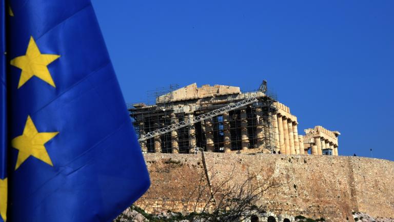 Guardian: Η Ελλάδα πάει από το κακό στο χειρότερο 