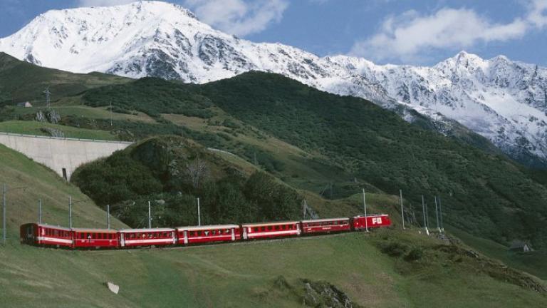 EKTAKTO: Σύγκρουση τρένων στην Ελβετία 