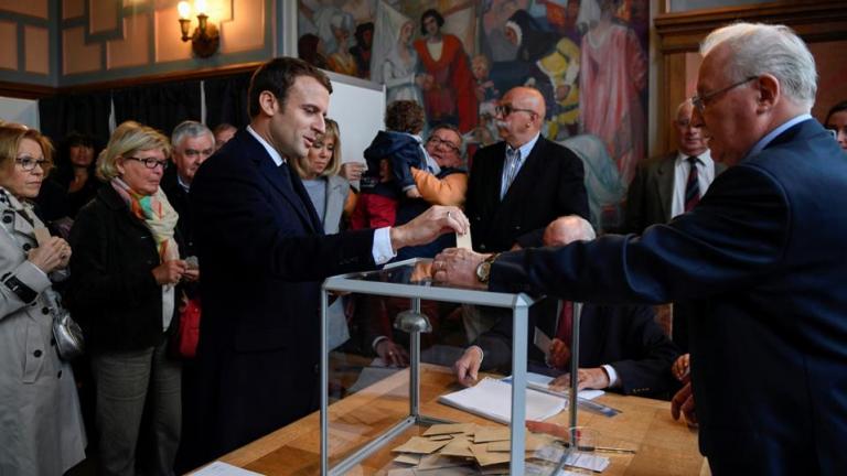 Γαλλικές προεδρικές εκλογές: Σαφής επικράτηση Μακρόν στα πρώτα exit polls από ΗΠΑ και υπερπόντιες περιοχές