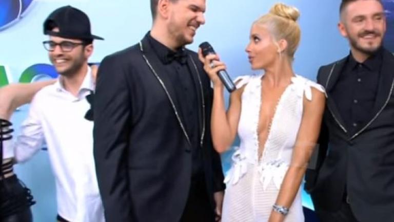 Κατέβασε και ο Ίαν Στρατής το παντελόνι του! Σoκ η Αραβανή! (BINTEO)