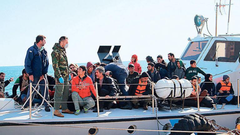 Επιχείρηση διάσωσης 41 προσφύγων στα ανοιχτά της Πύλου