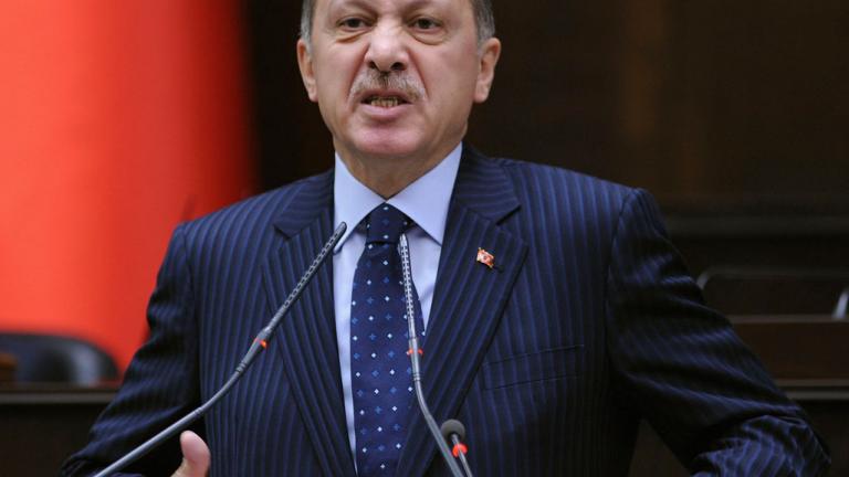 Υπό τον πλήρη έλεγχο της πολιτικής και πολιτειακής ηγεσίας θέτει τις Ενοπλες Δυνάμεις ο Ερντογάν