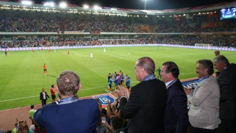 Ο Αύγουστος του Ερντογάν κυλάει με ποδόσφαιρο (ΦΩΤΟ)