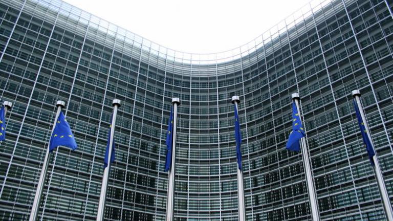 ΕΕ: Πιέσεις της Επιτροπής προς την Ελλάδα για τις καθυστερημένες εξοφλήσεις τρίτων