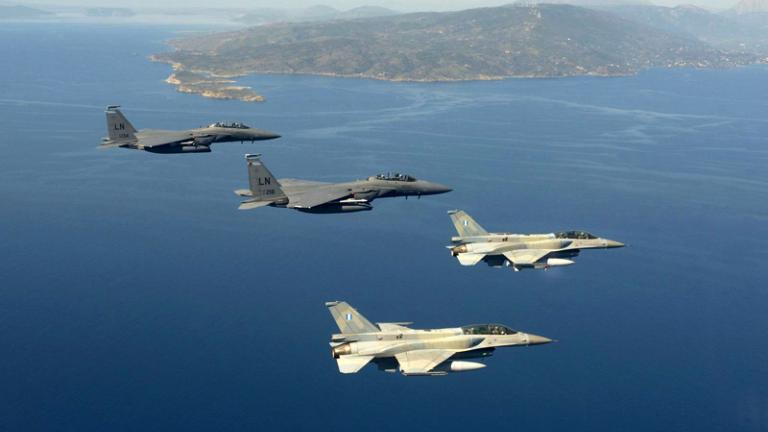 Τουρκικά αεροσκάφη και ελικόπτερα προχώρησαν σε 23 παραβιάσεις στο Αιγαίο