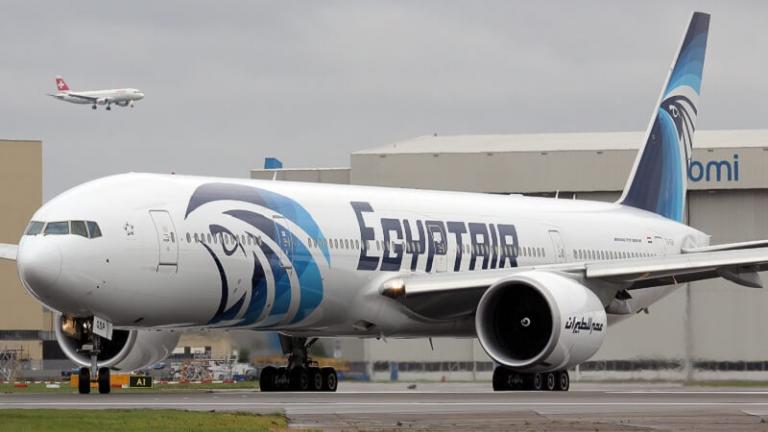 Προσγείωσαν αεροπλάνο της EgyptAir λόγω φάρσας για βόμβα